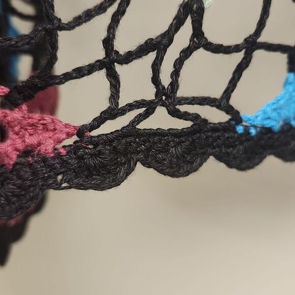 Hand Knit Floral Vest M - Picture 5 of 7